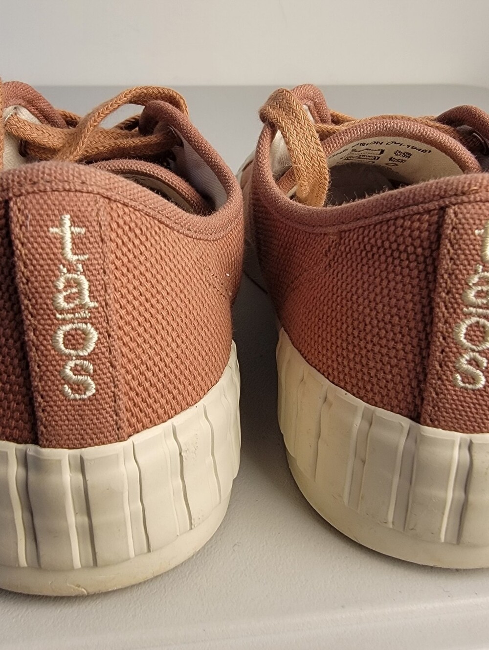 Taos One Vision Sneakers Women's Size 6.5M "Rust" Canvas Shoes Lace Up OVI-19481 - Picture 7 of 13